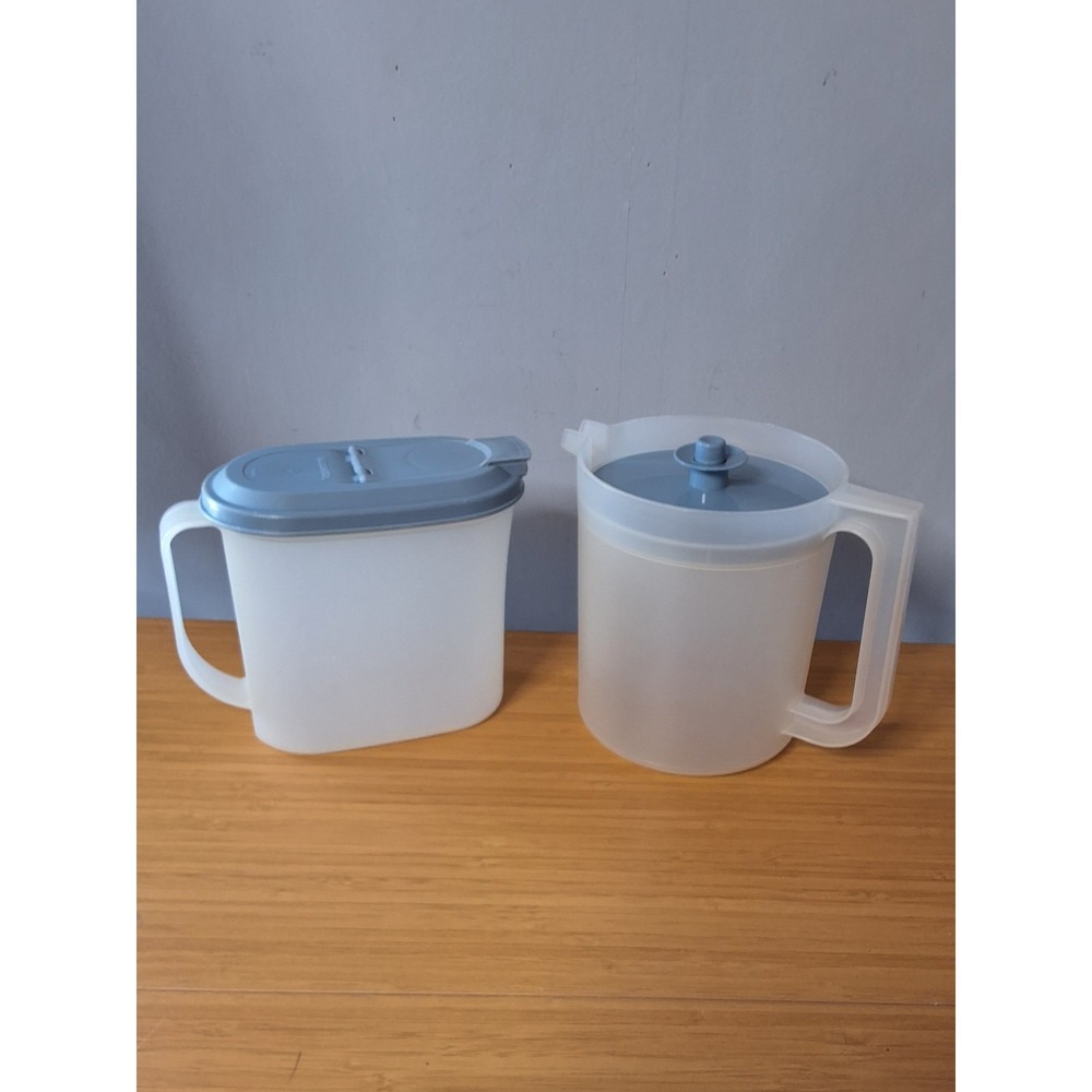 Vintage Pair Of Tupperware Pitchers, 1qt Slimline Pitcher & 1.5qt With Push...